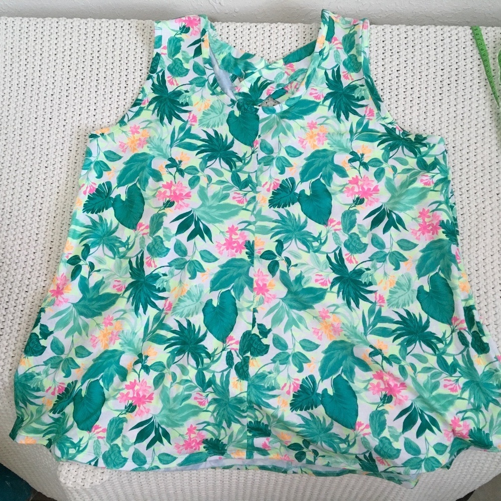 LIVE WELL LIFESTYLE COLORFUL CASUAL TANKS. SEE PICS FOR MEASUREMENTS.